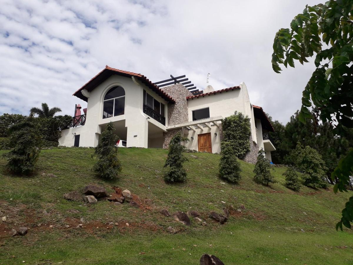 Hawk'S Nest Bed & Breakfast La Laguna de San Carlos Exterior photo
